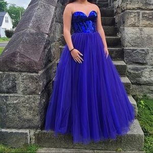 Blue corset top prom dress, laces in the back